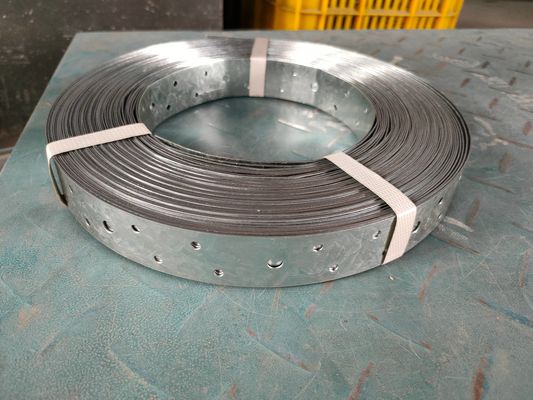 Rollo di cinghia di metallo perforato